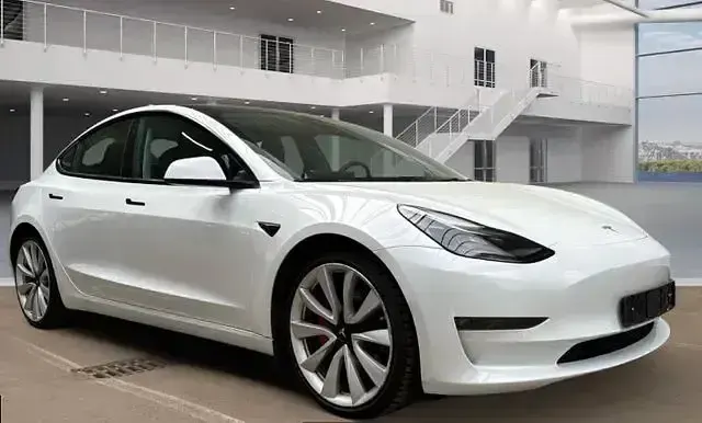 Käytetty Tesla Model 3 Performance 377 kW (513 HP) 2022 Valkoinen Sedan