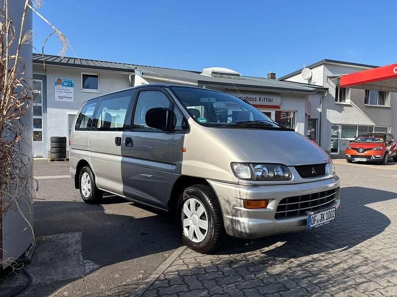 Gebraucht Mitsubishi Space Gear 113 PS (83 kW) 1999 Silber Van / Kleinbus