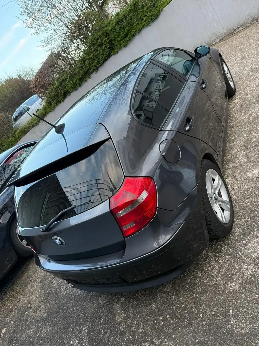 Gebraucht BMW 120 163 PS (119 kW) 2008 Grau Kleinwagen