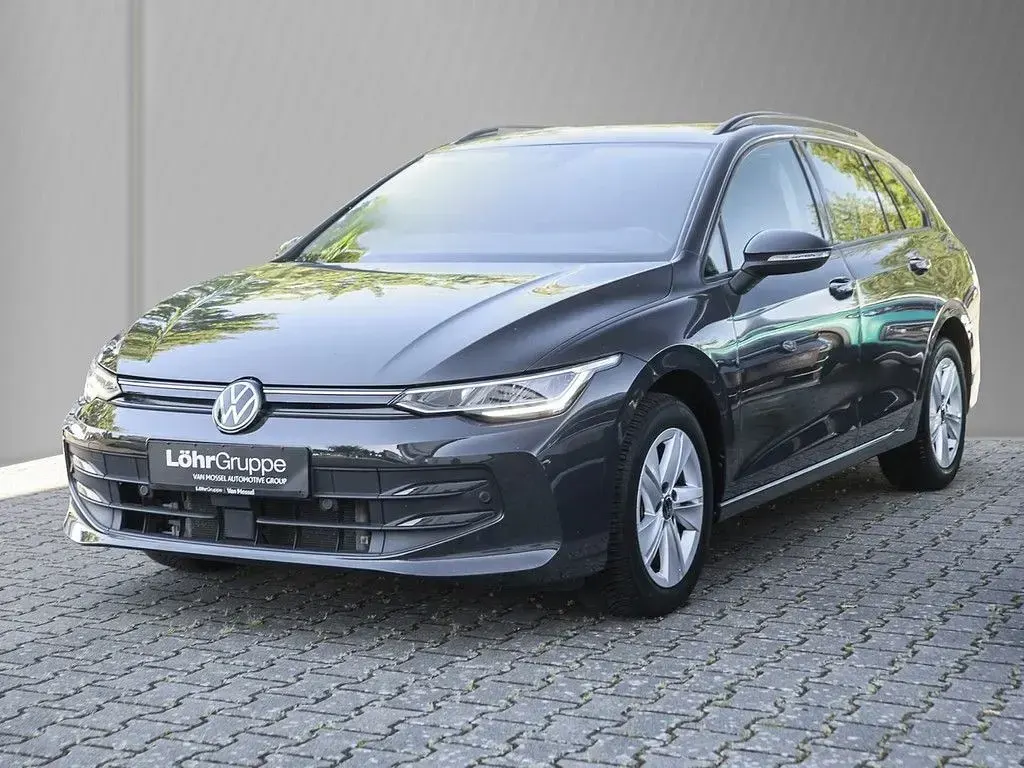Gebraucht VW Golf VIII Life 116 PS (85 kW) 2024 Grau Kombi