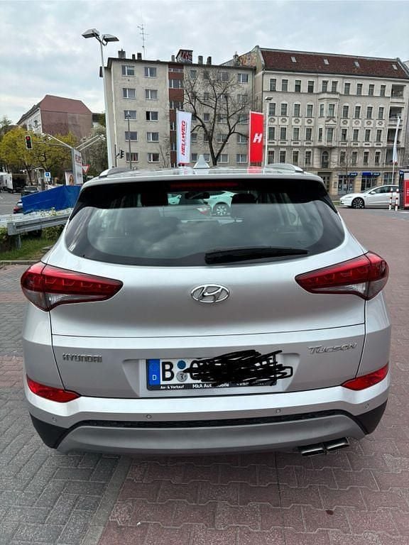 Usado Hyundai Tucson 177 HP (130 kW) 2017 Prateado SUV