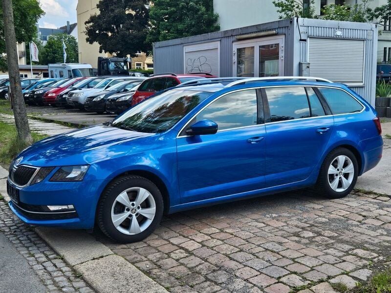 Blau Gebraucht 2017 Skoda Octavia Style Kombi | 8.500 € (Guter Preis) - Bild 1/4