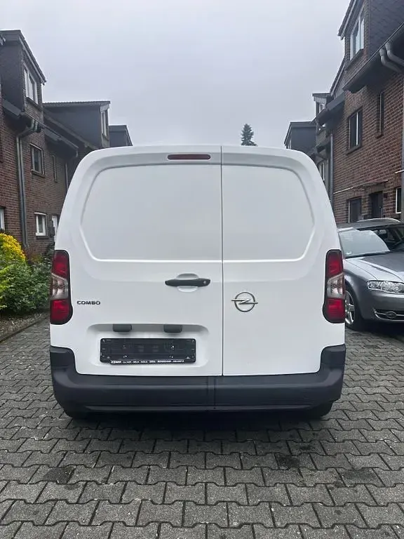 Gebraucht Opel Combo 102 PS (75 kW) 2020 Weiß Van / Kleinbus