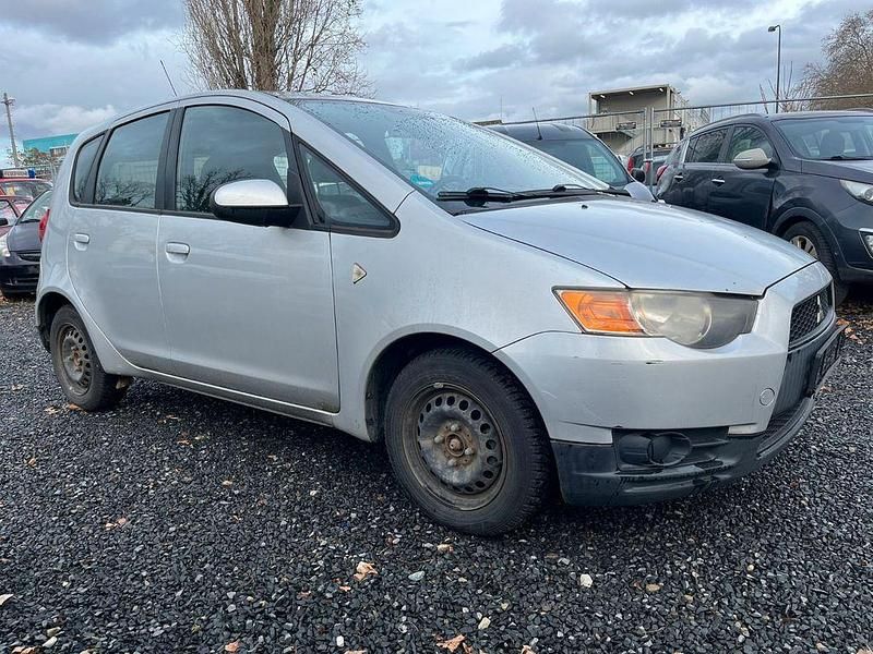 Second-hand Mitsubishi Colt Invite 95 CP (69 kW) 2009 Argintiu Hatchback
