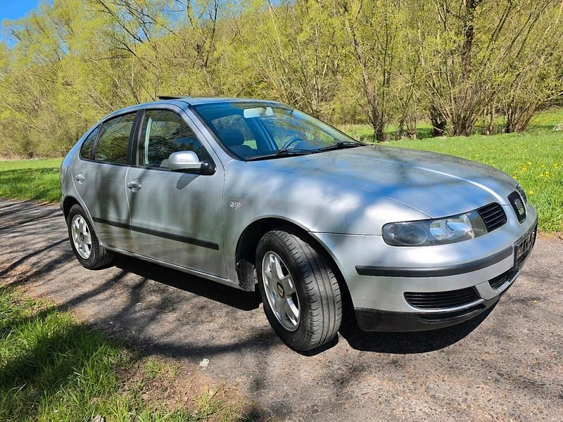 Usata Seat Leon 75 CV (55 kW) 2001 Argento Utilitaria