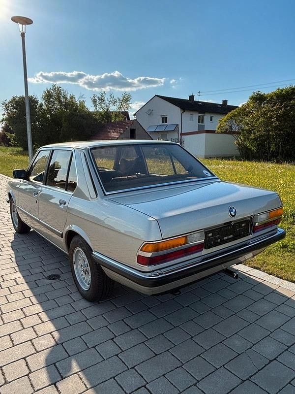 Gebraucht BMW 518 90 PS (66 kW) 1983 Beige Limousine