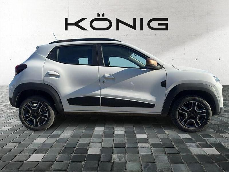 Second-hand Dacia Spring 47 kW (65 CP) 2023 Alb Hatchback