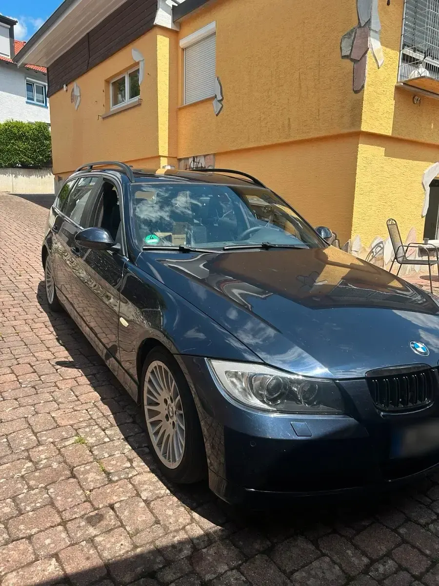Gebraucht BMW 325 197 PS (144 kW) 2007 Blau Kombi