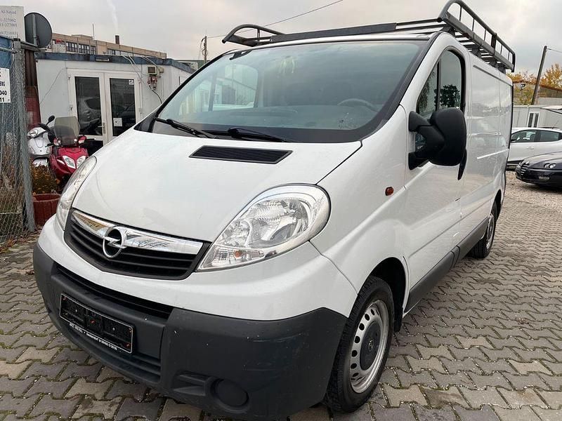 Weiß Gebraucht 2007 Opel Vivaro Van | 5.990 € (Fairer Preis) - Bild 1/4