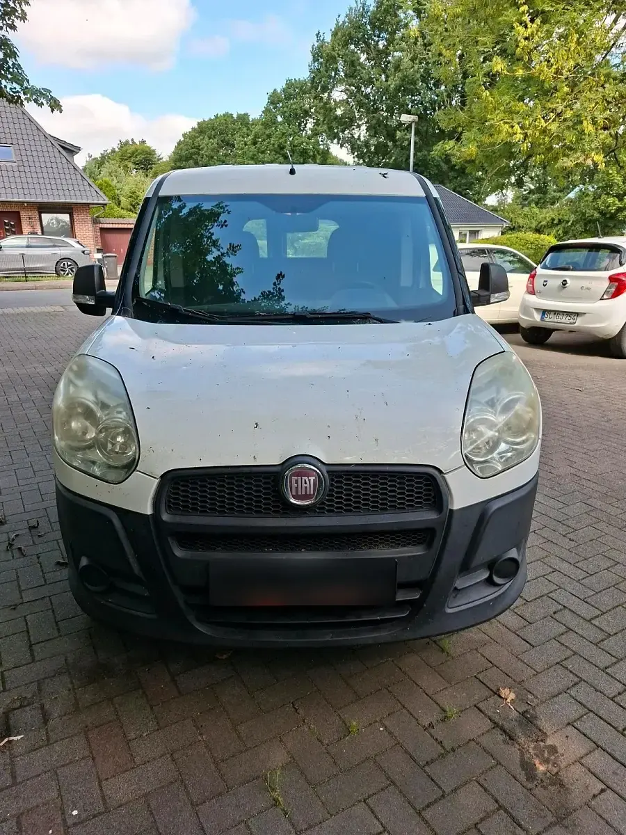Gebraucht Fiat Doblò 95 PS (69 kW) 2010 Weiß Van / Kleinbus