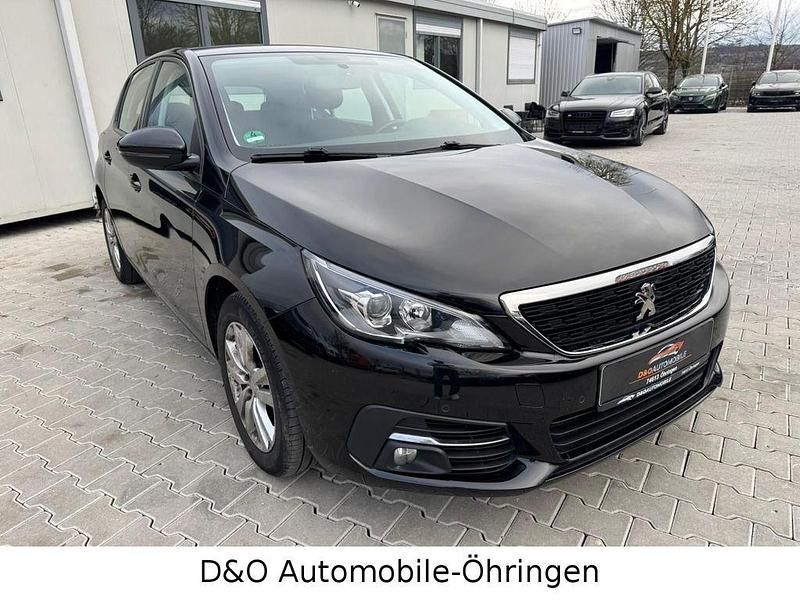 Gebraucht Peugeot 308 Active 110 PS (80 kW) 2020 Schwarz Limousine