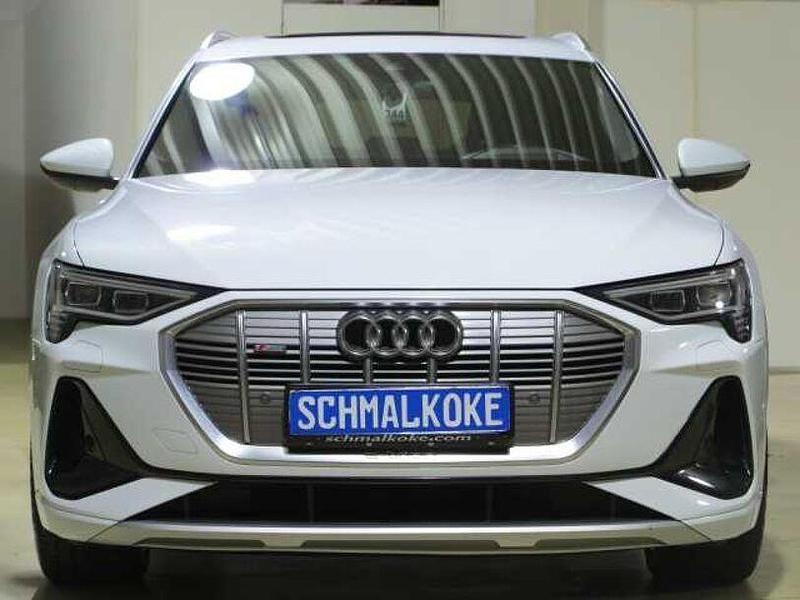 Glacier white (metallic) Gebraucht 2021 Audi e-tron S-Line SUV | 35.950 € (Superpreis) - Bild 1/4