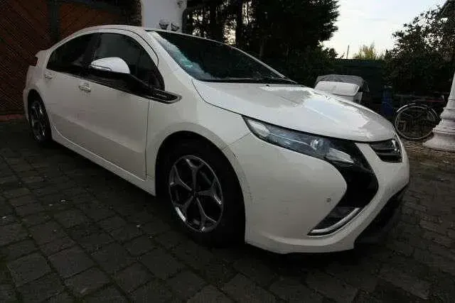 Używany Opel Ampera 150 KM (110 kW) 2012 Biały Hatchback
