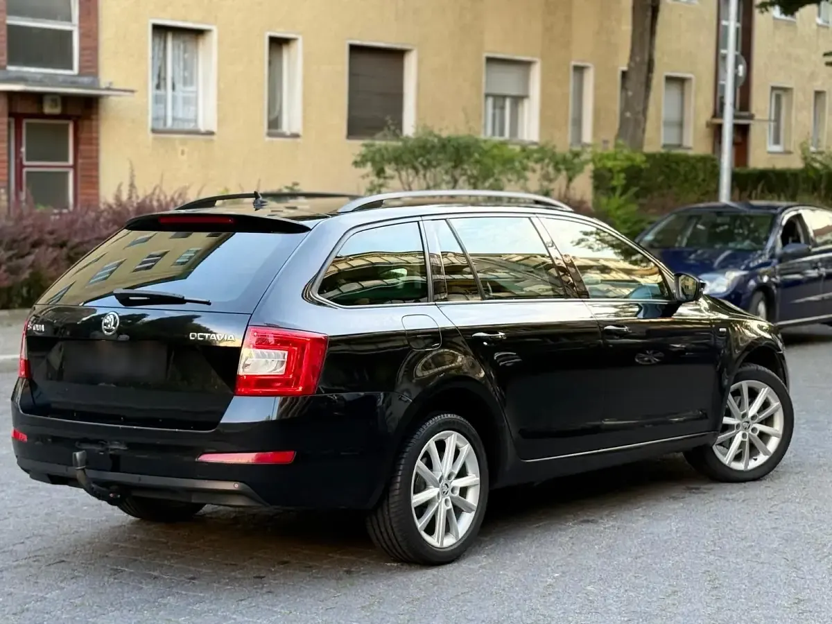 Gebraucht Skoda Octavia Joy 150 PS (110 kW) 2016 Schwarz Kombi