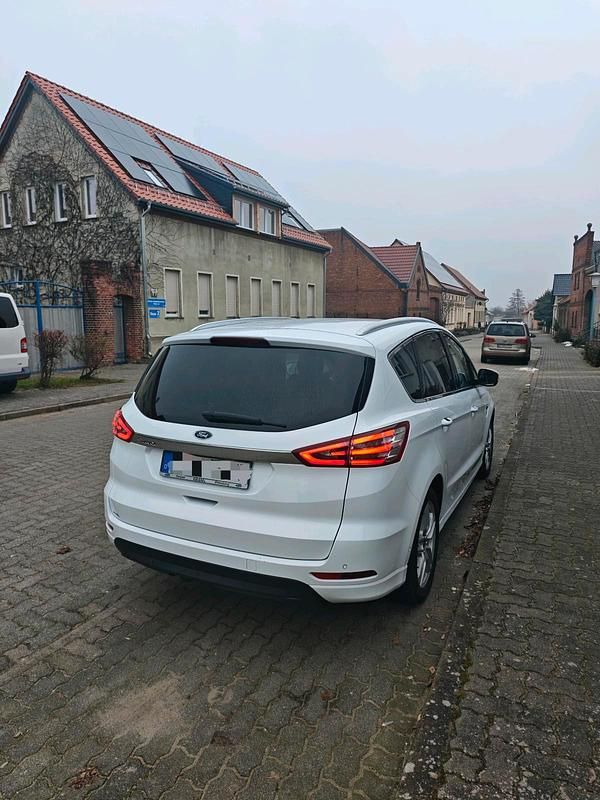 Gebraucht Ford C-MAX Titanium 150 PS (110 kW) 2017 Weiß Van / Kleinbus