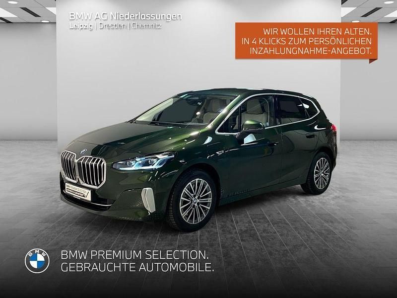 Grün Gebraucht 2022 BMW 230e Active Tourer Sport Line Van / Kleinbus | 35.312 € (Etwas zu teuer) - Bild 1/4