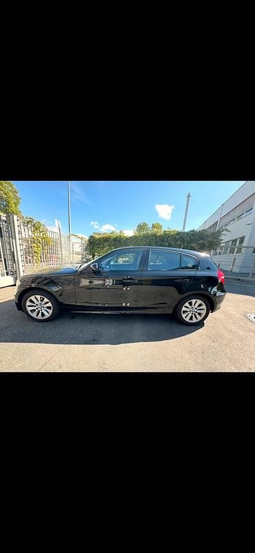 Gebraucht BMW 116 122 PS (89 kW) 2007 Schwarz Kleinwagen