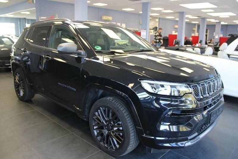 Schwarz Gebraucht 2022 Jeep Compass 80th Anniversary SUV | 23.980 € (Superpreis) - Bild 1/4