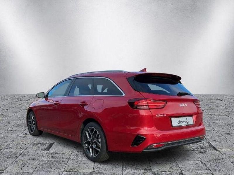 Gebraucht Kia Ceed Sportswagon 140 PS (102 kW) 2024 Infra red metallic (metallic) Kombi