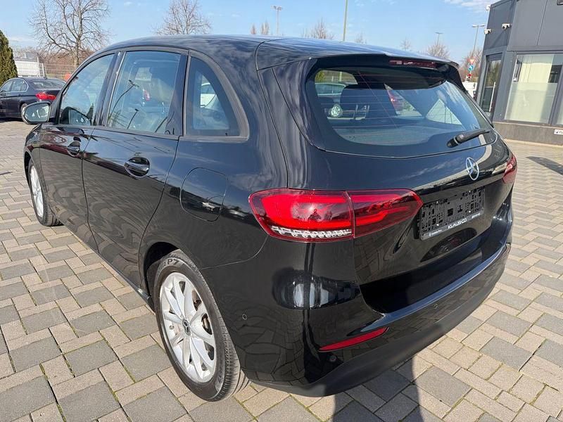 Gebraucht Mercedes B180 136 PS (100 kW) 2019 Schwarz Van / Kleinbus