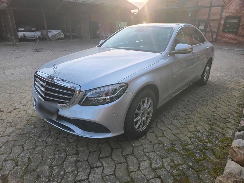 Gebraucht Mercedes C180 156 PS (114 kW) 2018 Silber Limousine