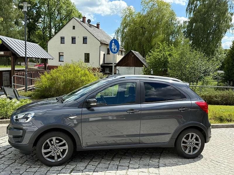 Gebraucht Ford Ka Active 86 PS (63 kW) 2019 Smokegrau metallic Kleinwagen