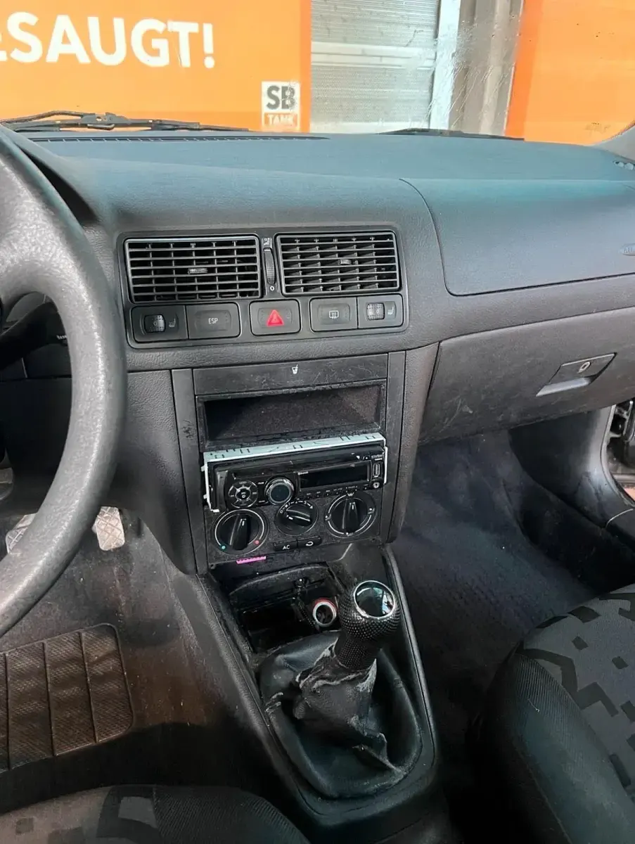 Gebraucht VW Golf IV 75 PS (55 kW) 2000 Schwarz Kleinwagen
