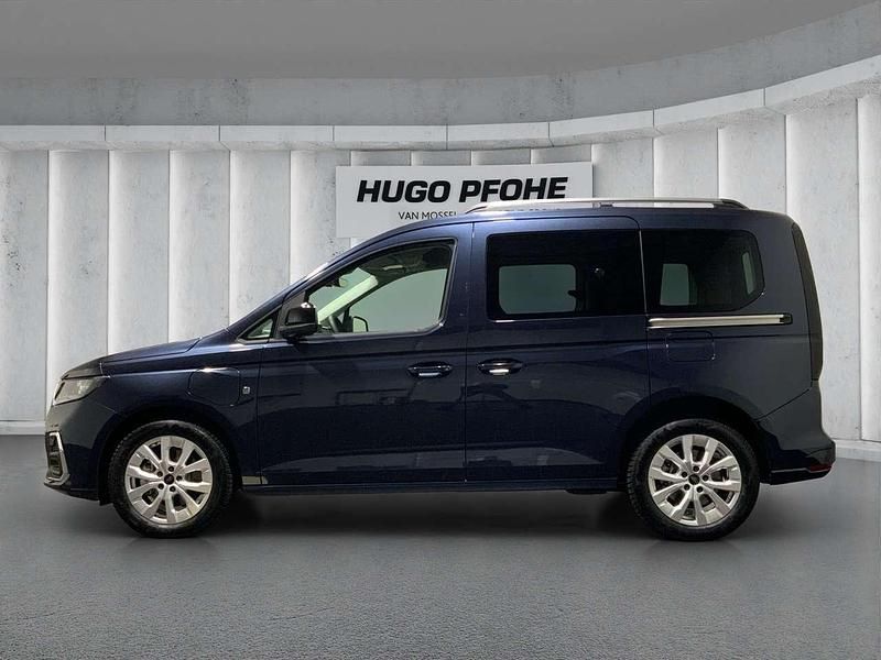 Gebraucht Ford Tourneo Titanium 150 PS (110 kW) 2025 Midnight blue metallic Van / Kleinbus