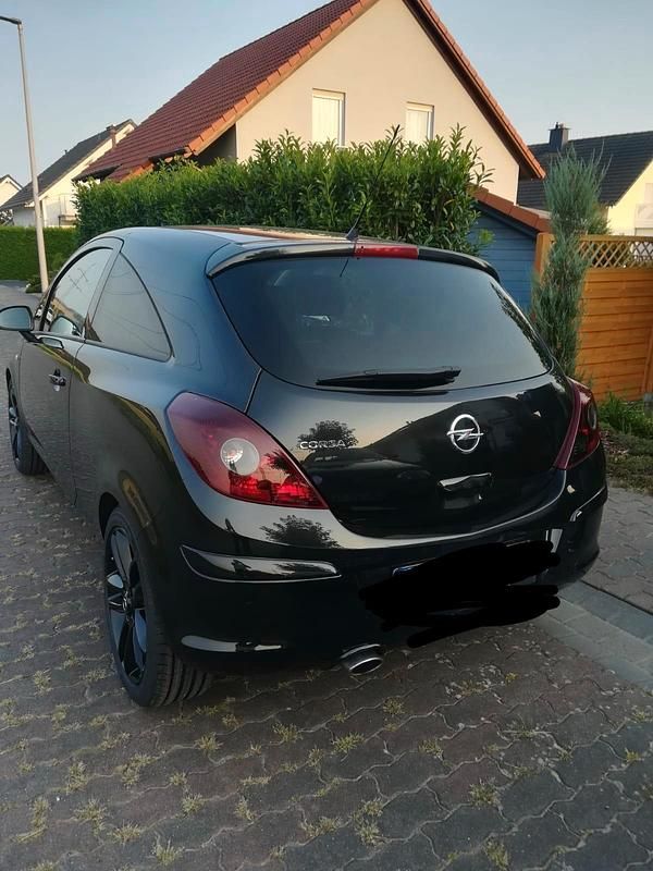 Gebraucht Opel Corsa 87 PS (63 kW) 2012 Schwarz Kleinwagen