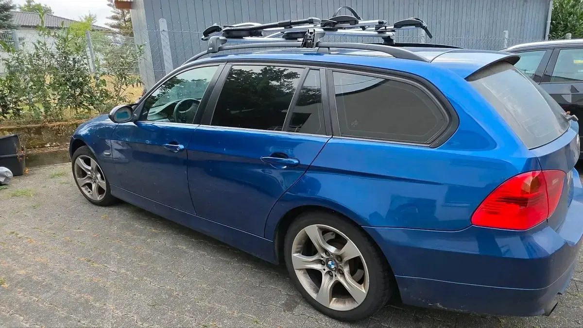 Gebraucht BMW 318 129 PS (94 kW) 2007 Blau Kombi