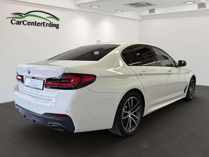 Gebraucht BMW 520 M Sport 190 PS (139 kW) 2021 Alpinweiss iii Limousine