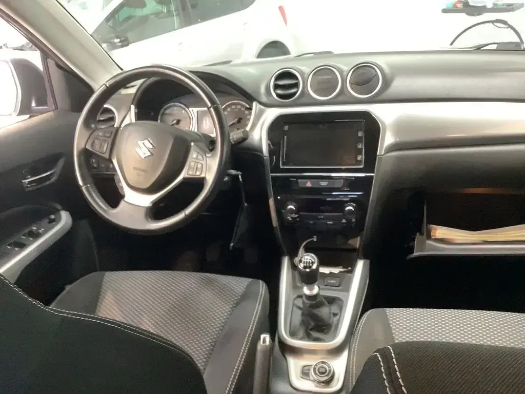 Gebraucht Suzuki Vitara Comfort 120 PS (88 kW) 2016 Schwarz SUV
