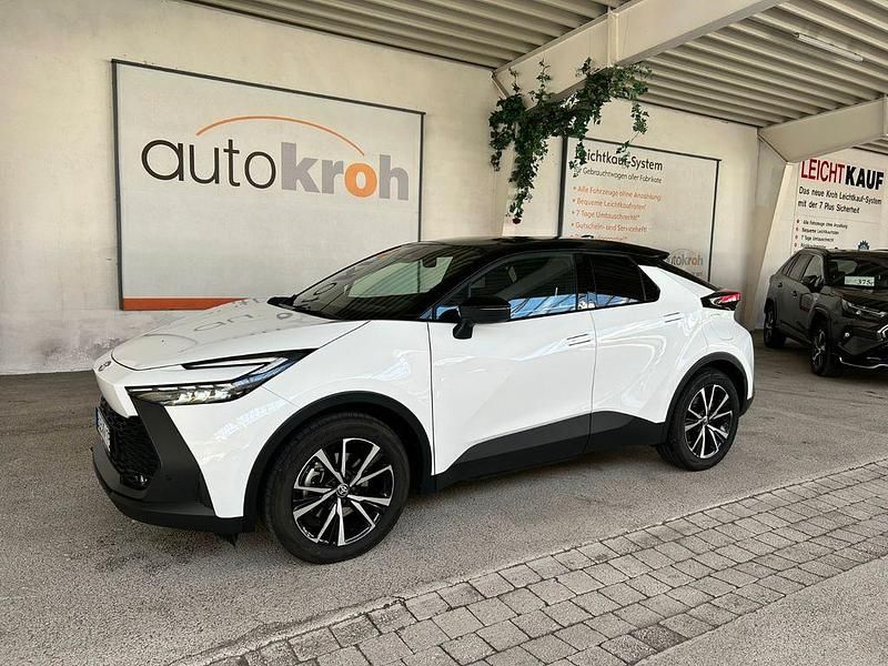 Weiß Gebraucht 2024 Toyota C-HR Team SUV | 33.990 € (Guter Preis) - Bild 1/4