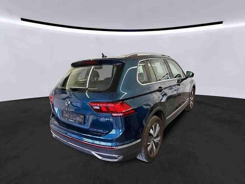 Gebraucht VW Tiguan Elegance 245 PS (180 kW) 2022 Blau SUV