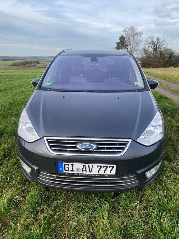 Grau Gebraucht 2011 Ford Galaxy Titanium Van / Kleinbus | 7.300 € (Etwas zu teuer) - Bild 1/4