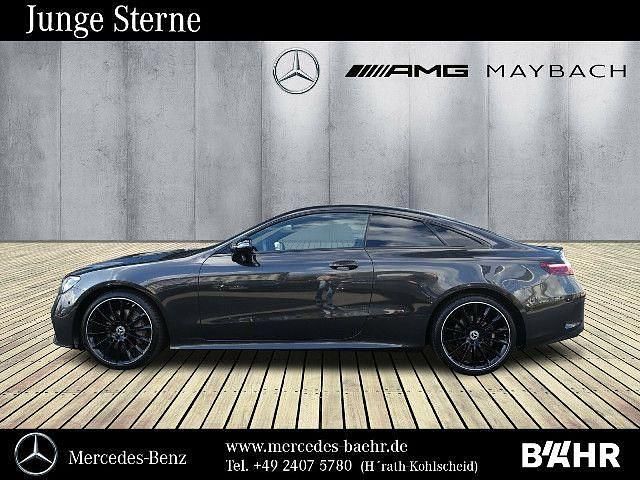Grau Gebraucht 2023 Mercedes E220 AMG line Coupé | 49.950 € (Fairer Preis) - Bild 1/4