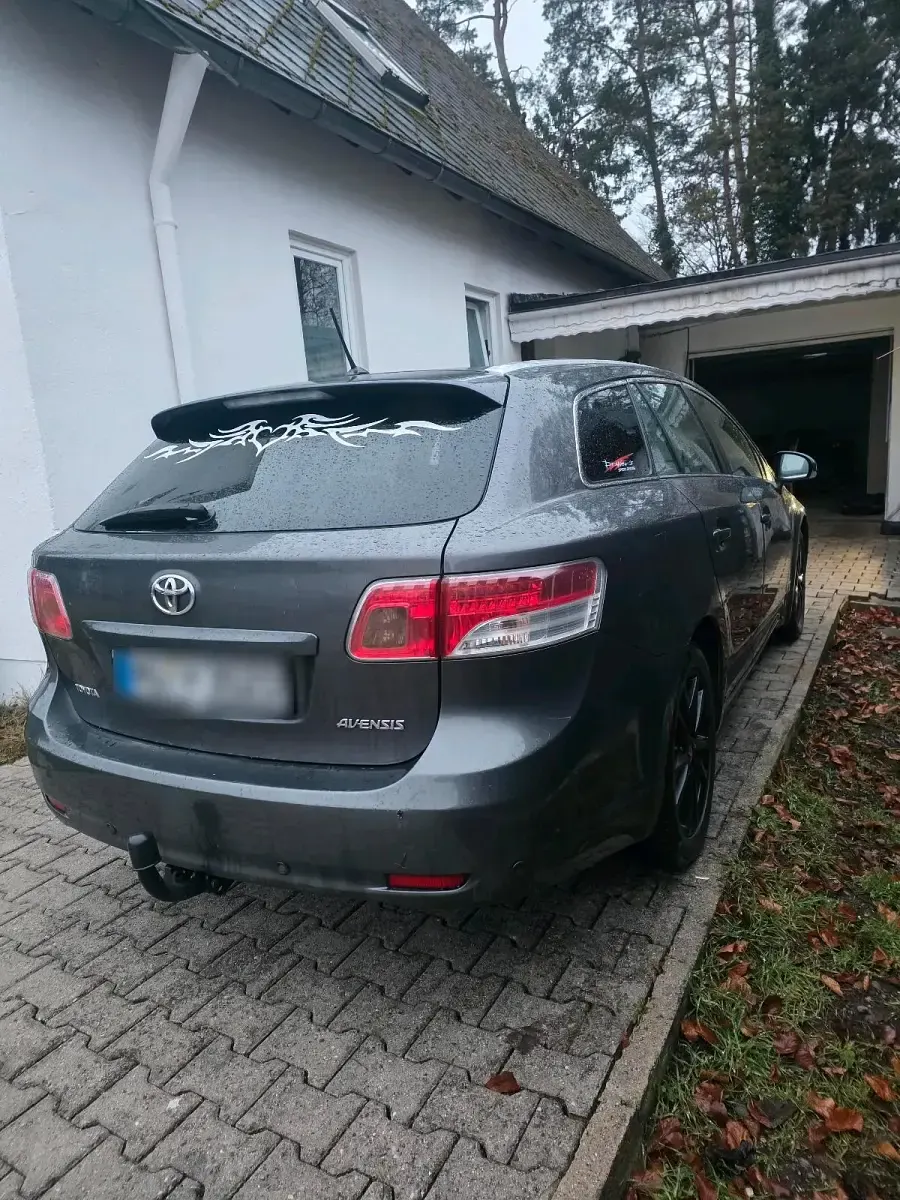 Gebraucht Toyota Avensis 150 PS (110 kW) 2009 Grau Kombi