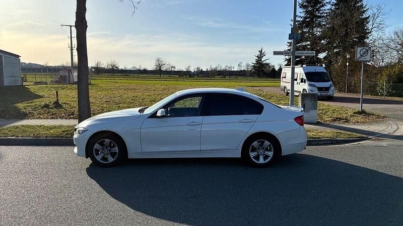 Gebraucht BMW 316 116 PS (85 kW) 2014 Weiß Limousine