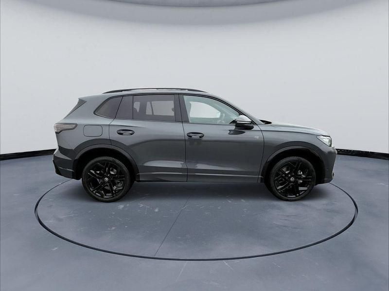 Neu VW Tiguan R-line 193 PS (141 kW) 2026 Grau SUV