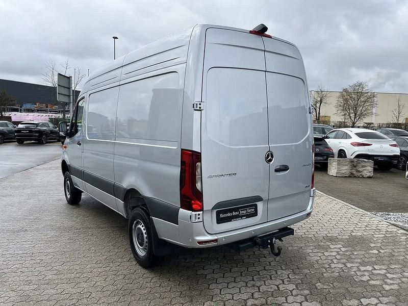 Second-hand Mercedes Sprinter 190 CP (139 kW) 2024 Argintiu Van