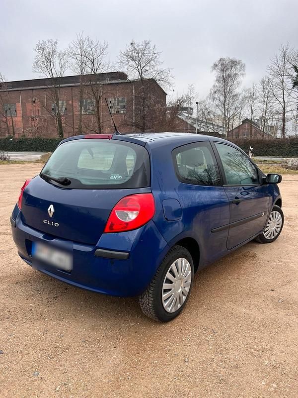 Gebraucht Renault Clio II Authentique 65 PS (47 kW) 2006 Blau Kleinwagen
