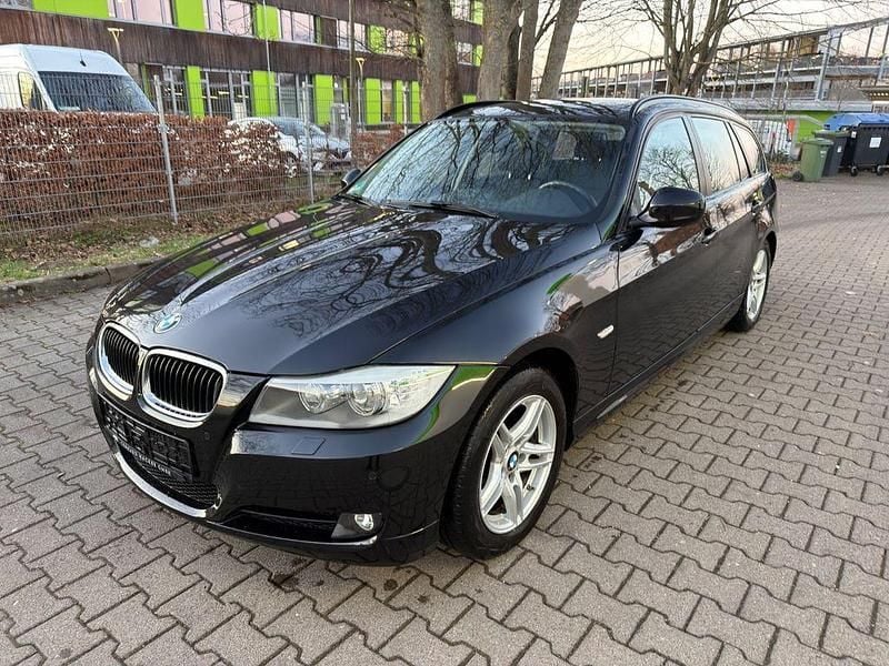 Schwarz Gebraucht 2011 BMW 320 Kombi | 6.499 € (Fairer Preis) - Bild 1/4