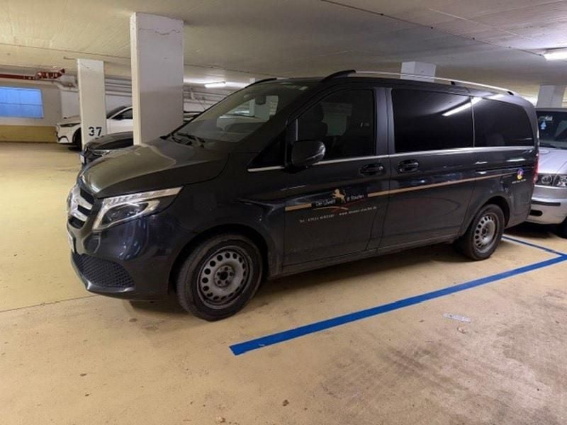 Grau Gebraucht 2022 Mercedes 250 Van / Kleinbus | 52.000 € (Guter Preis) - Bild 1/2