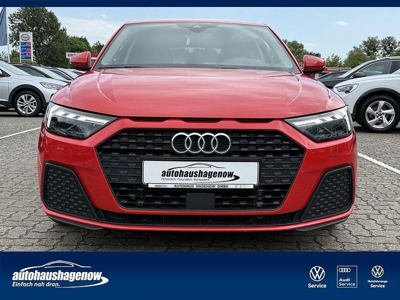 Rot Gebraucht 2022 Audi A1 Sportback Kleinwagen | 18.900 € (Guter Preis) - Bild 1/4
