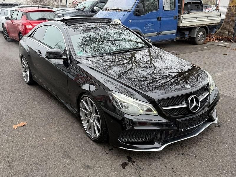 Schwarz Gebraucht 2013 Mercedes E500 AMG line Coupé | 26.990 € (Fairer Preis) - Bild 1/4