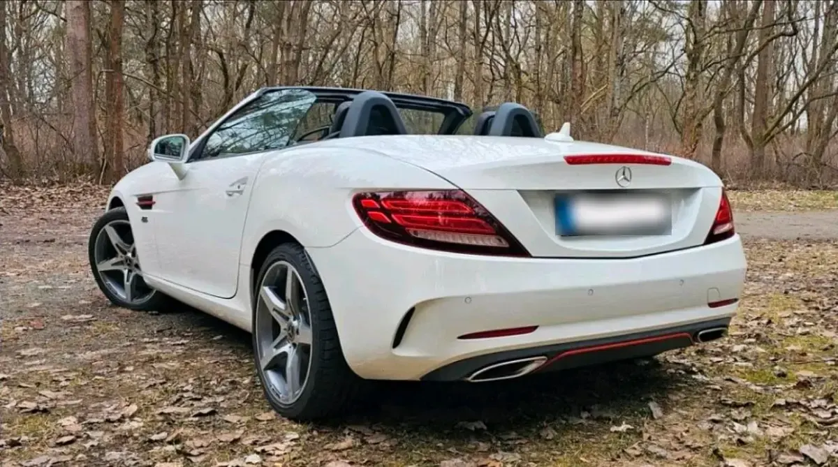 Gebraucht Mercedes SLC300 AMG line 244 PS (179 kW) 2019 Weiß Cabrio