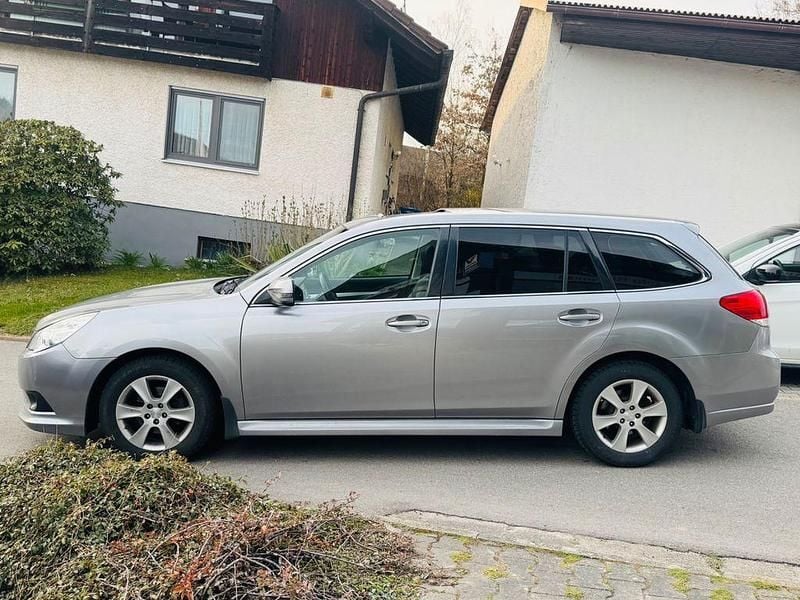 Gebraucht Subaru Outback Comfort 150 PS (110 kW) 2010 Grau Kombi