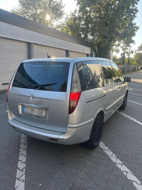 Gebraucht Lancia Phedra 128 PS (94 kW) 2003 Silber Van / Kleinbus