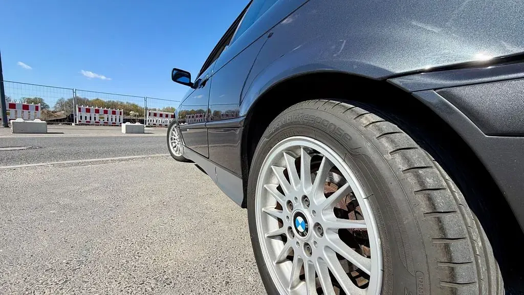 Gebraucht BMW 325 Cabriolet 192 PS (141 kW) 1993 Schwarz Cabrio