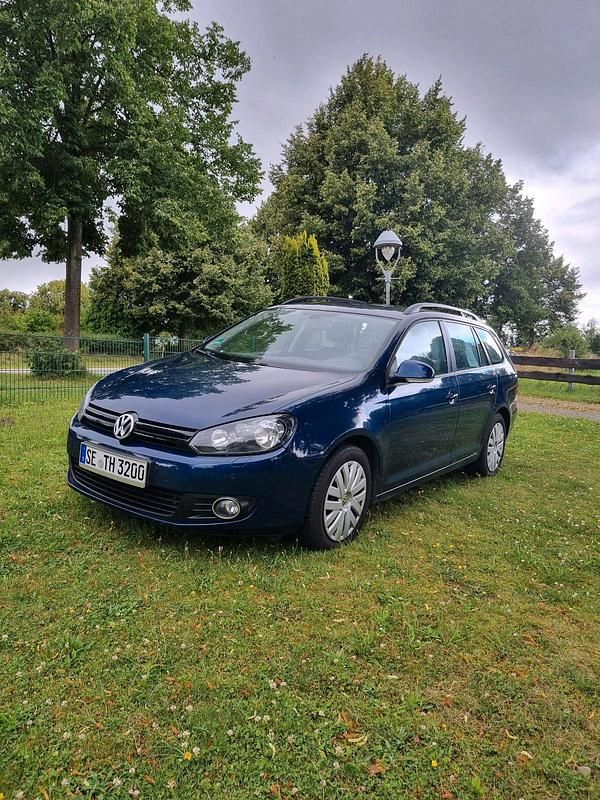 Blau Gebraucht 2012 VW Golf VI Kombi | 8.999 € (Teuer) - Bild 1/4
